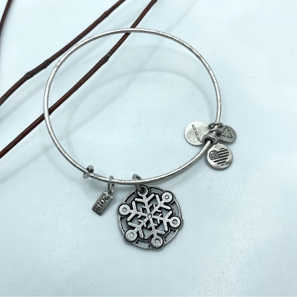 Alex and ani 2015 siver snowflake charm bangle bracelet - Picture 2 of 4
